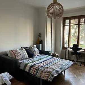 Privatunterkunft Double Bedroom & Kitchen - Perle Du Lac, Genf
