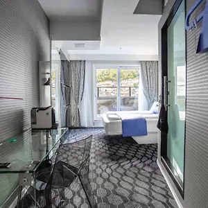 Magic & Kloverhuset 4* ברגן